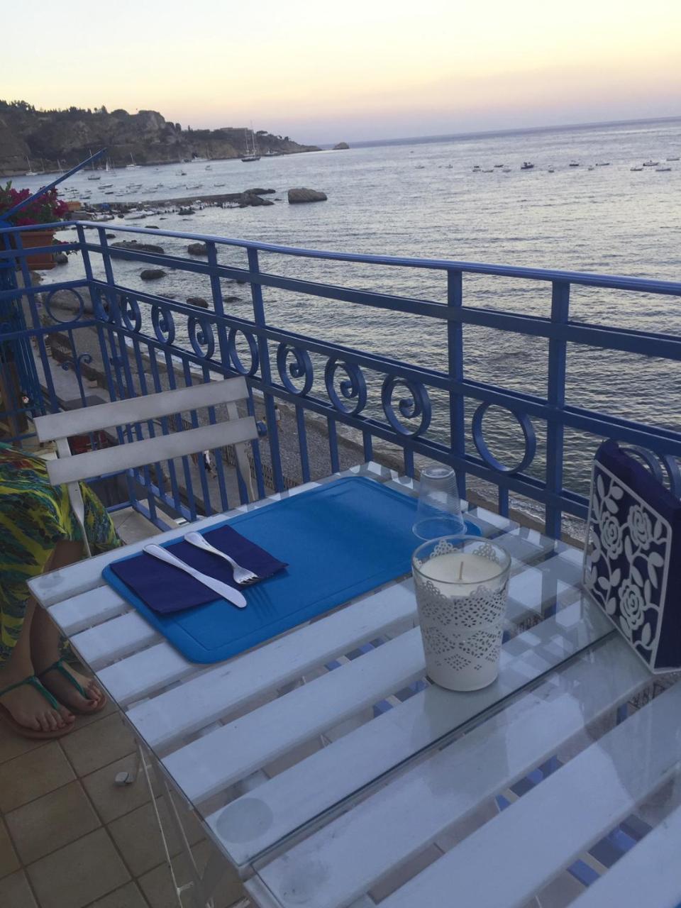 Apartament A Due Passi... Giardini-Naxos Zewnętrze zdjęcie