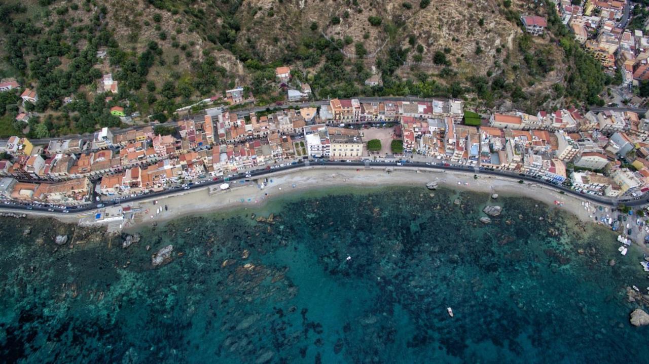 Apartament A Due Passi... Giardini-Naxos Zewnętrze zdjęcie