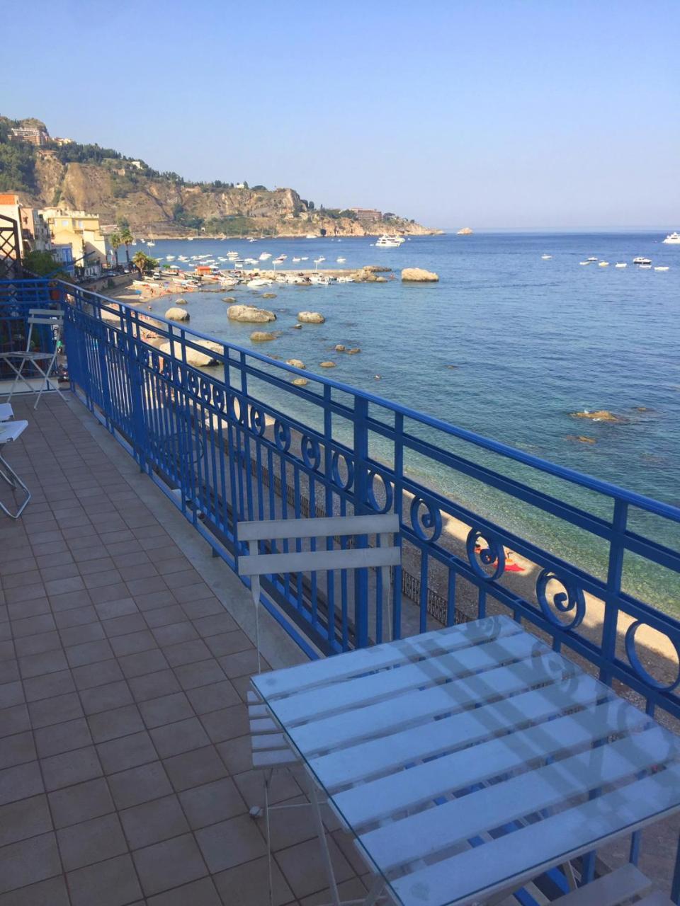 Apartament A Due Passi... Giardini-Naxos Zewnętrze zdjęcie